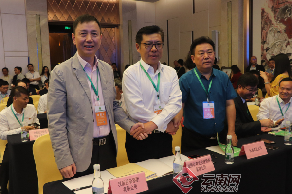 记者 赵黎浩 摄据了解,25个签约项目涉及科技创新,农产品种植,农业